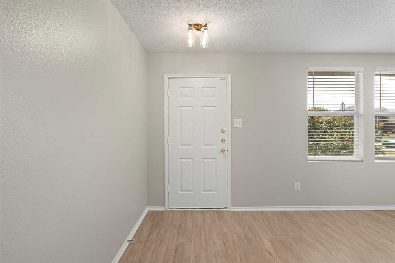 605 Hanceville Way - Photo 2 of 28