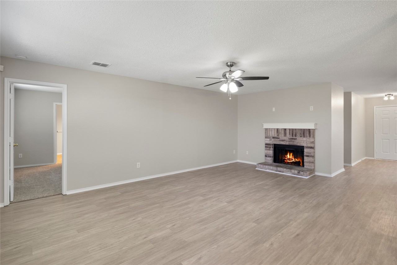 605 Hanceville Way - Photo 5 of 28