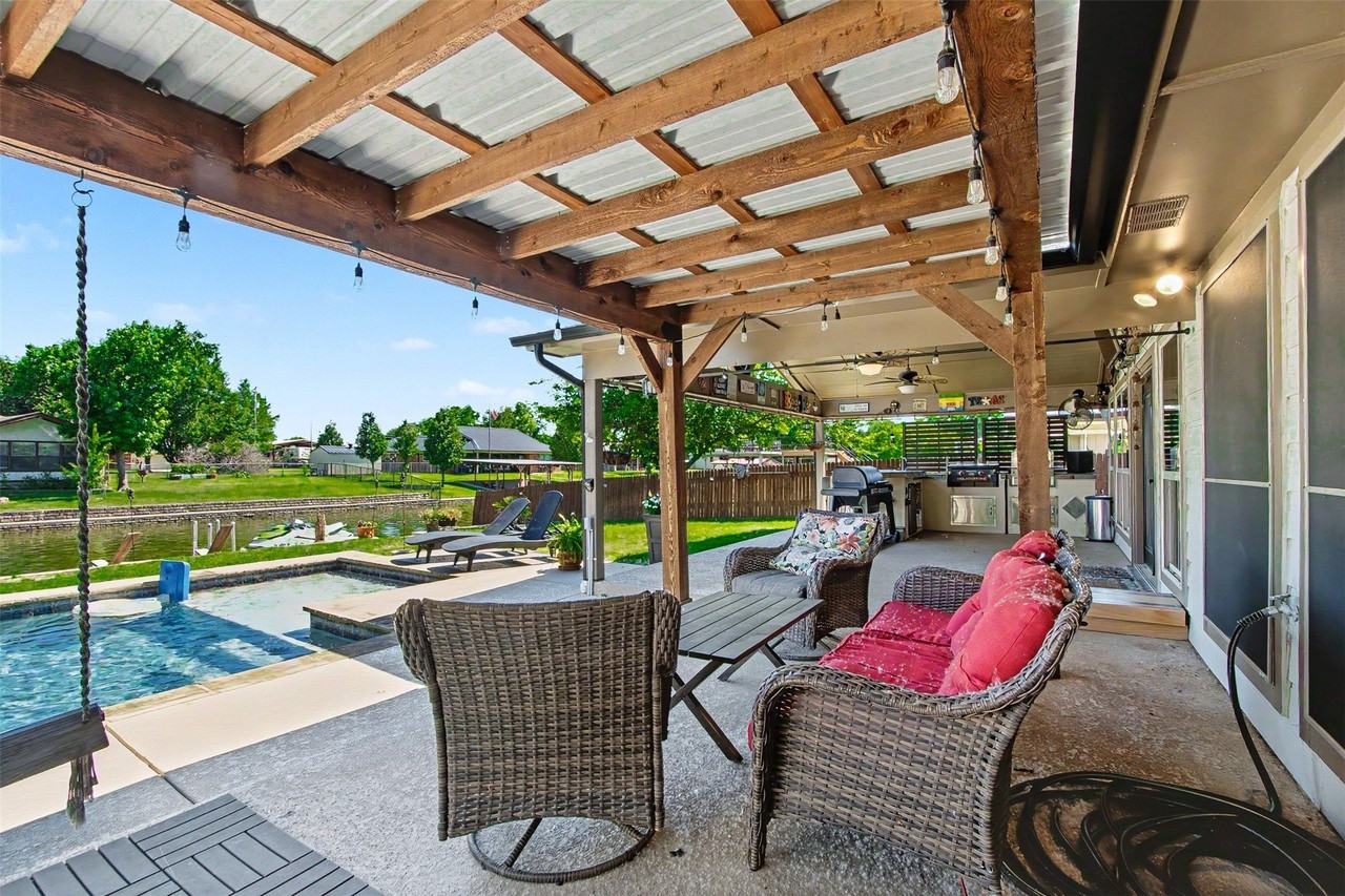 3801 Quail Run - Photo 3 of 40