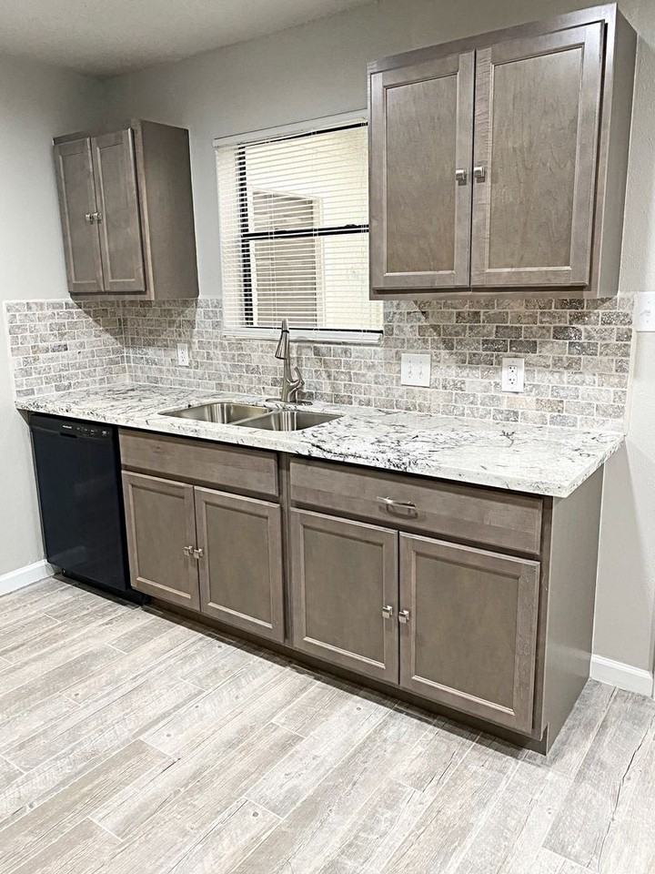 6019 Bedford Dr Apt A - Photo 4 of 11