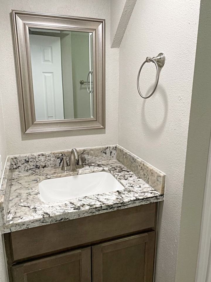 6019 Bedford Dr Apt A - Photo 6 of 11
