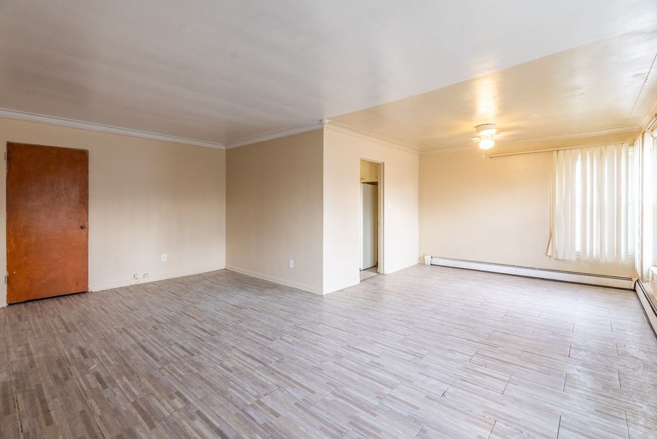 1 &2 BR APARTMENT WITH UTILITIES INCLUDED - Photo 4 of 9