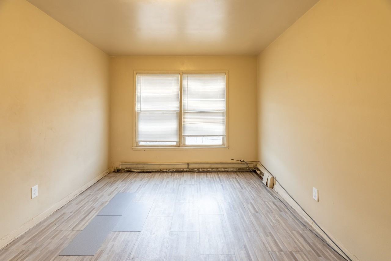 1 &2 BR APARTMENT WITH UTILITIES INCLUDED - Photo 5 of 9