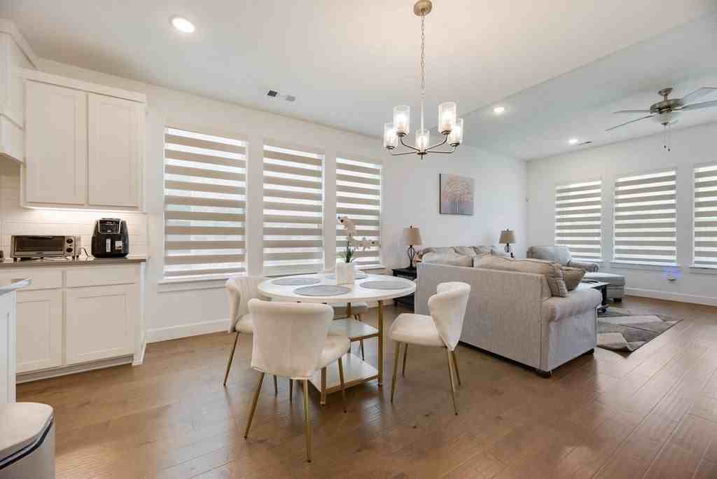 1220 Grass Hollow Pl - Photo 7 of 33