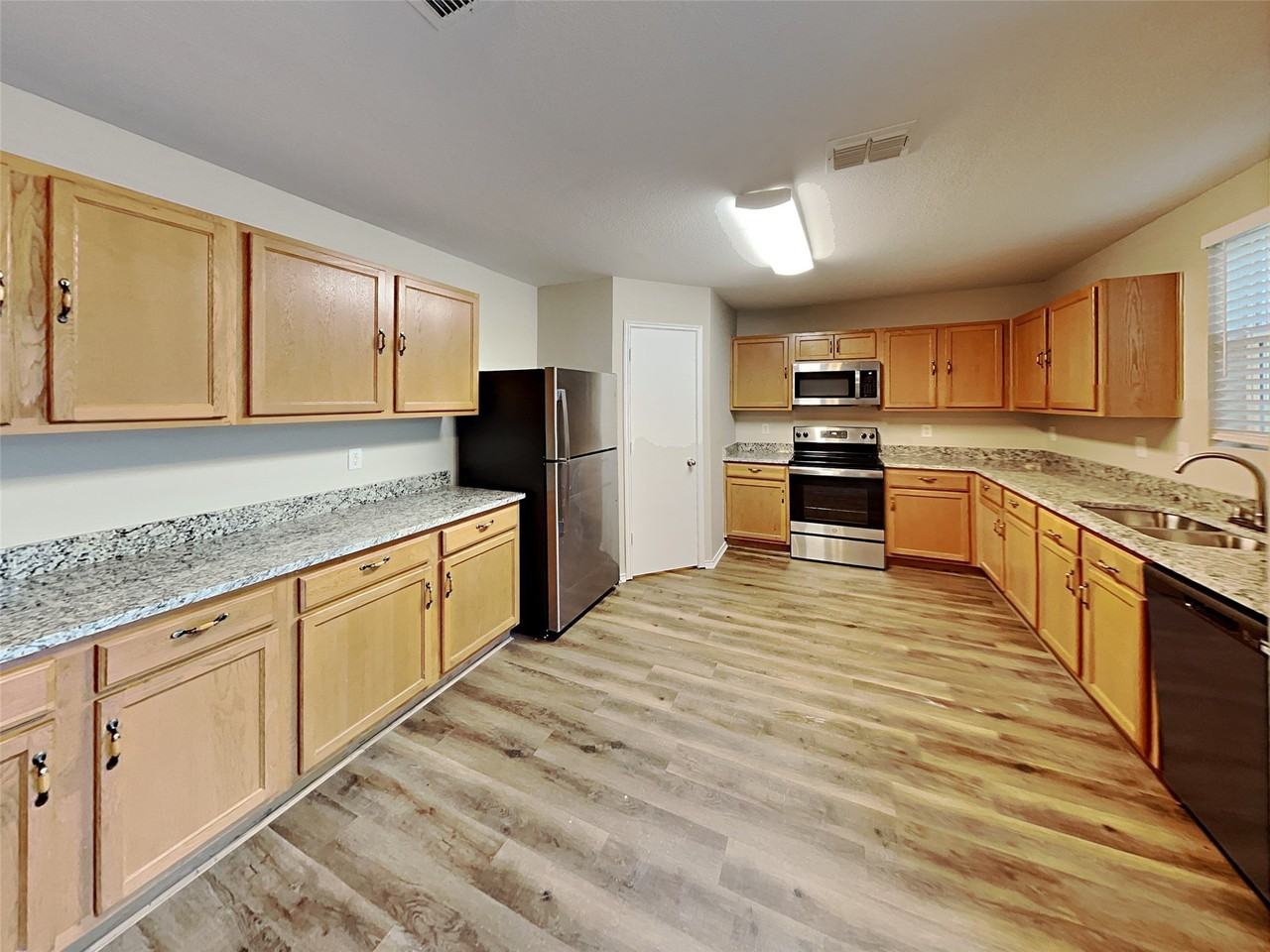 9200 Troy Dr - Photo 2 of 18