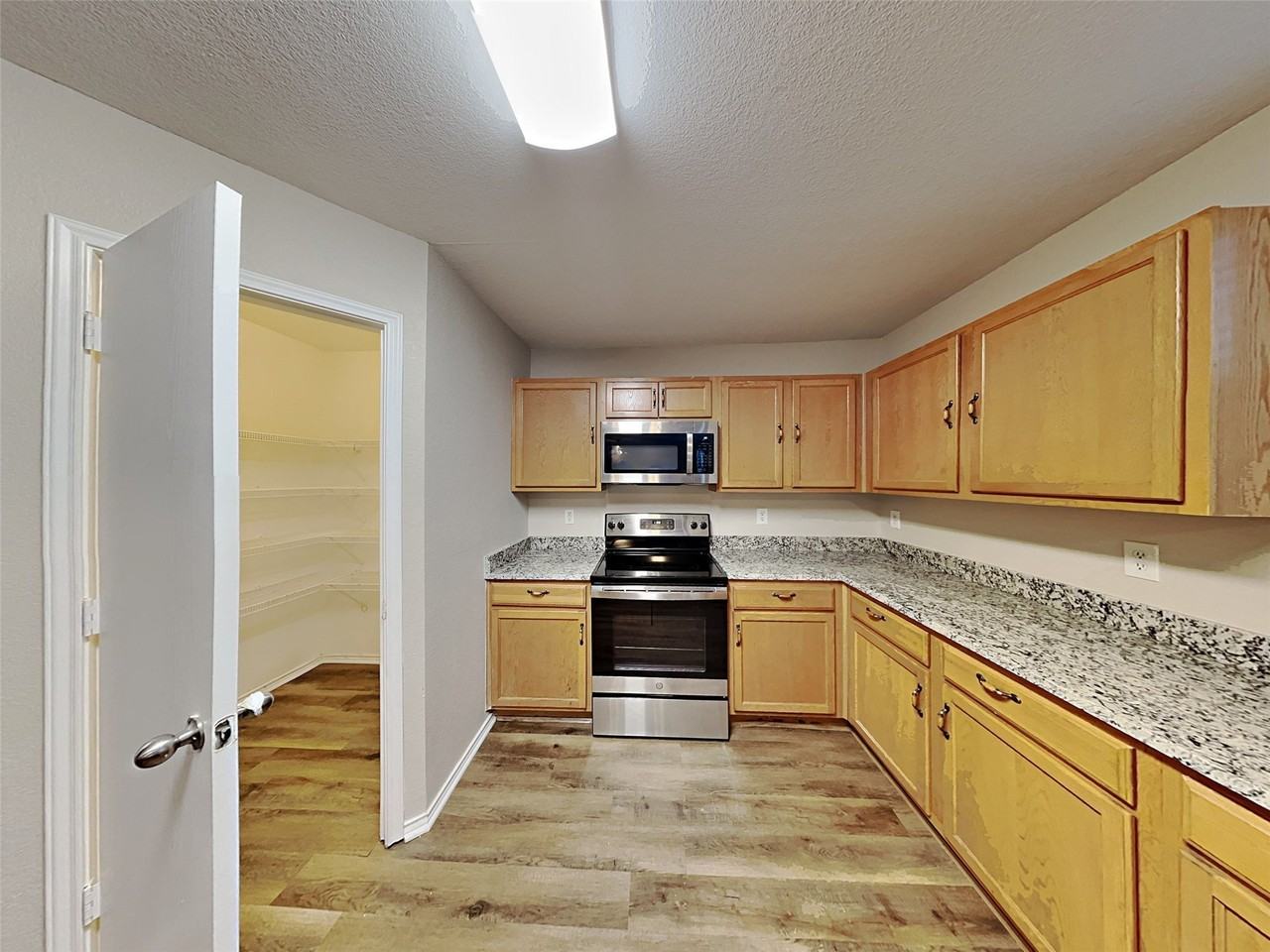 9200 Troy Dr - Photo 3 of 18