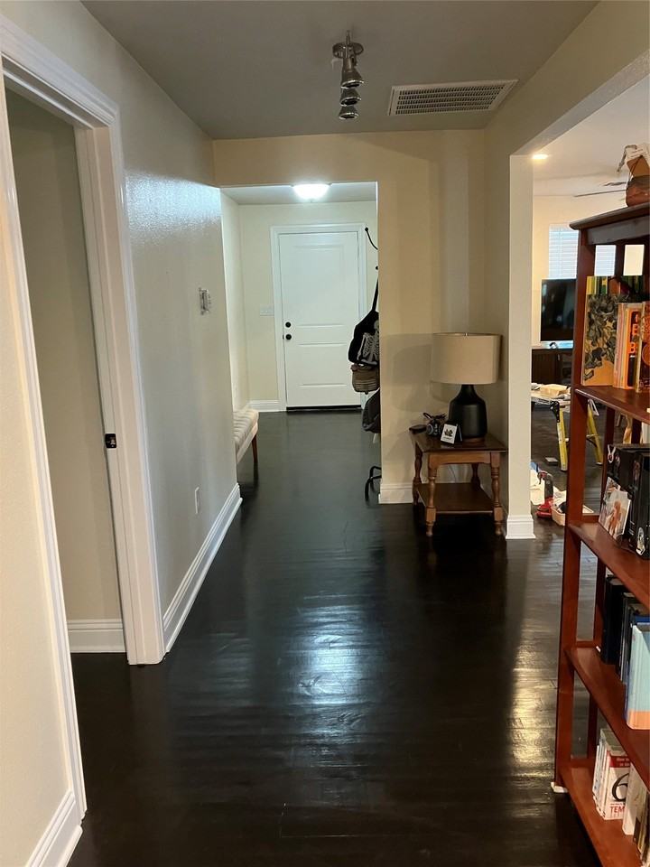 1423 Toronto St - Photo 3 of 18