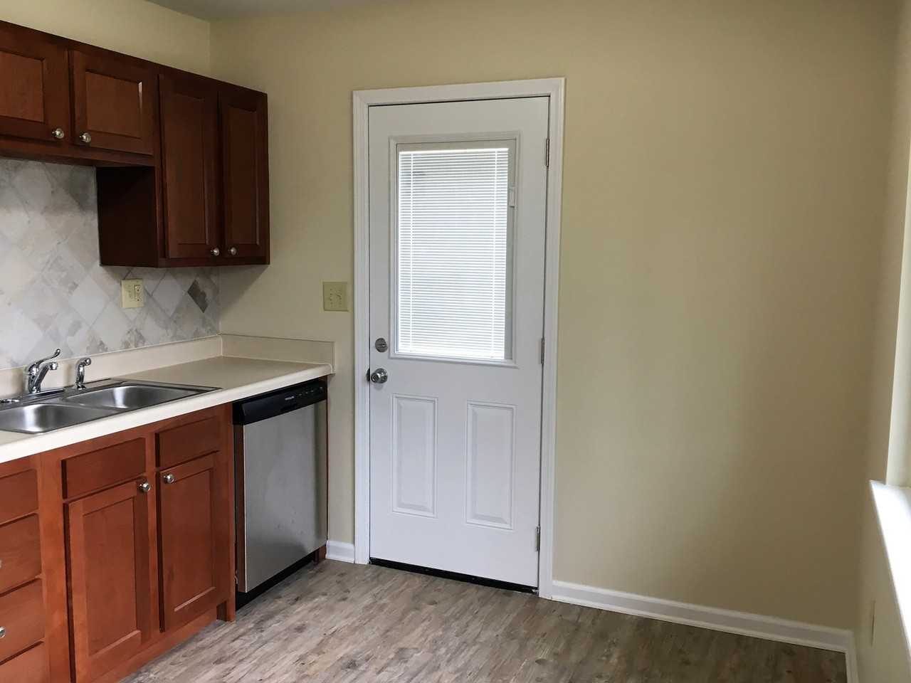 1114 Acton Rd - Photo 5 of 26