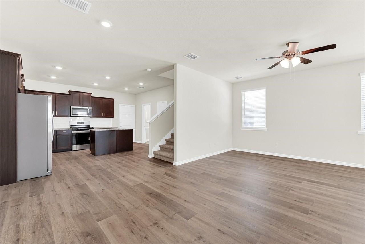 1328 Kimzey St - Photo 5 of 21