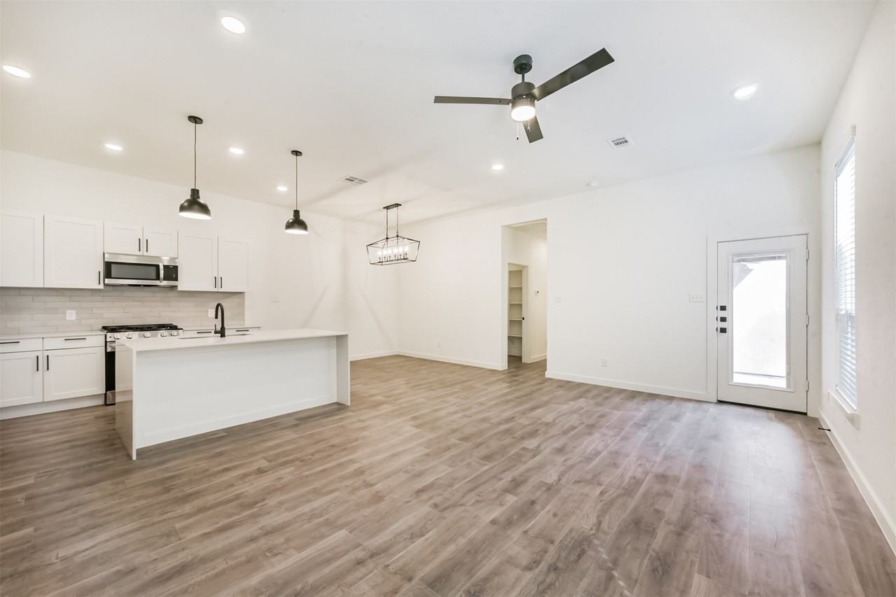 1868 Dry Cherry Ln #A - Photo 3 of 32