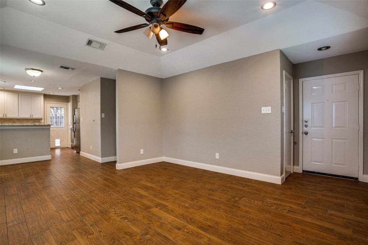 2917 Penny Ln - Photo 2 of 12