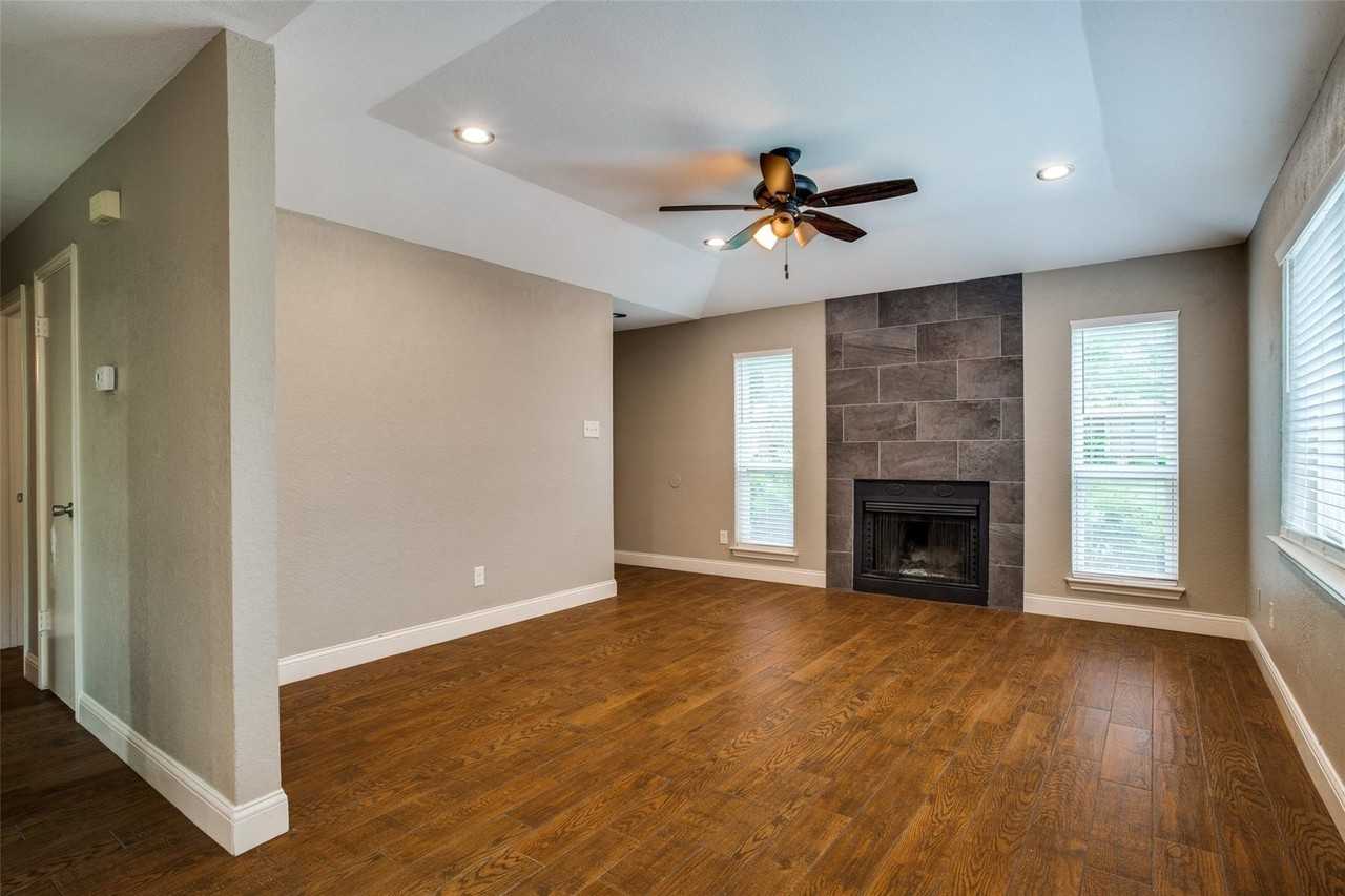 2917 Penny Ln - Photo 4 of 12