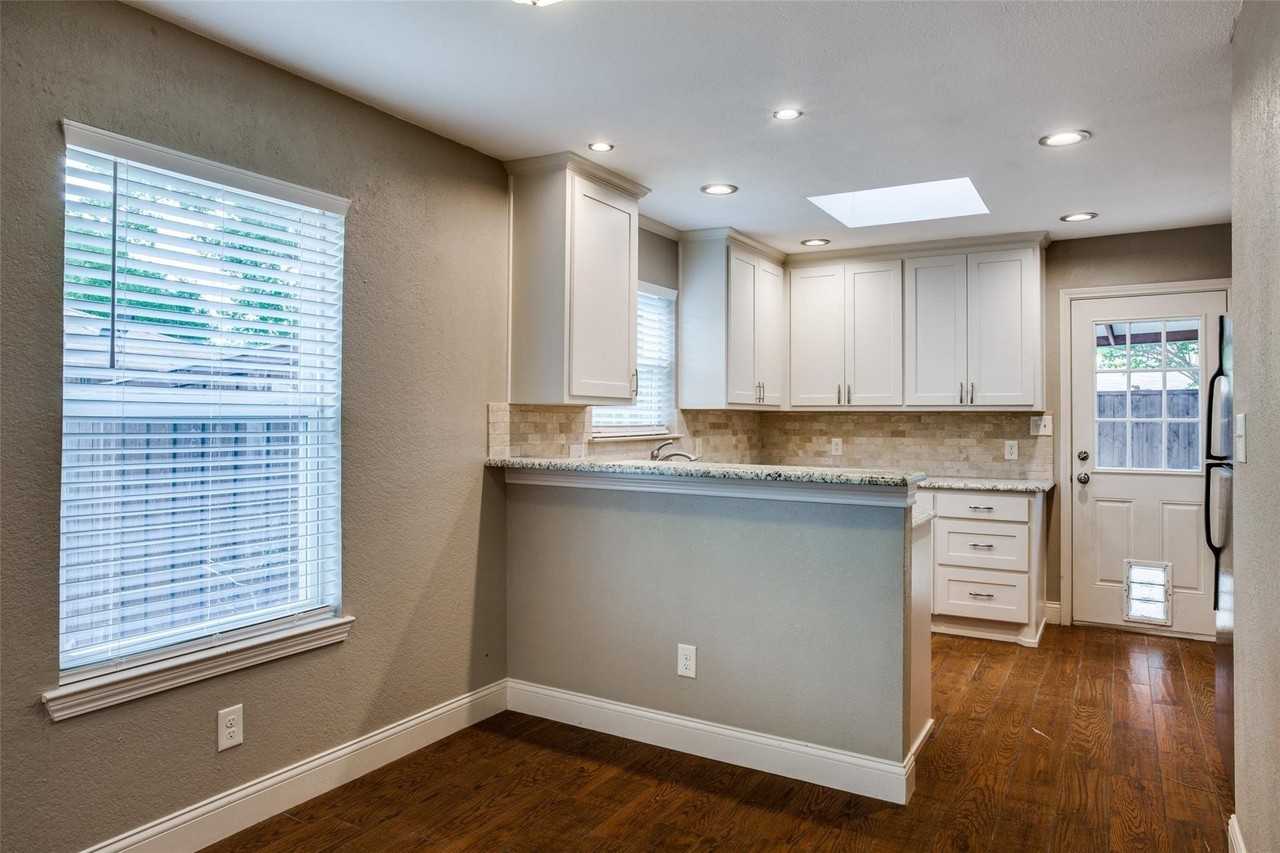 2917 Penny Ln - Photo 5 of 12