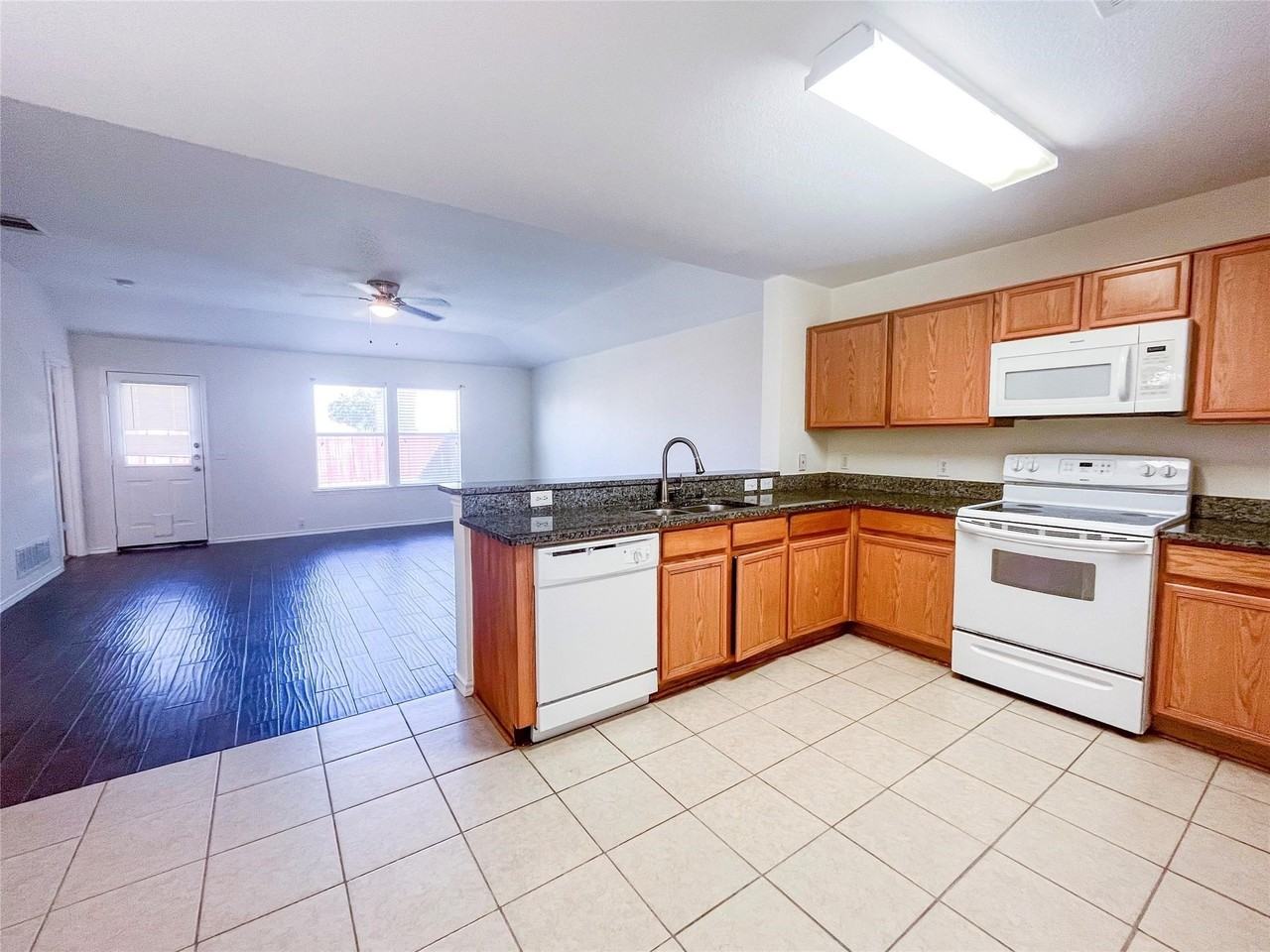 8929 Sagebrush Trl - Photo 5 of 16