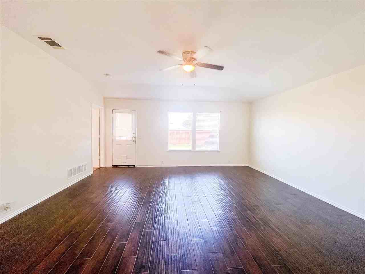 8929 Sagebrush Trl - Photo 6 of 16