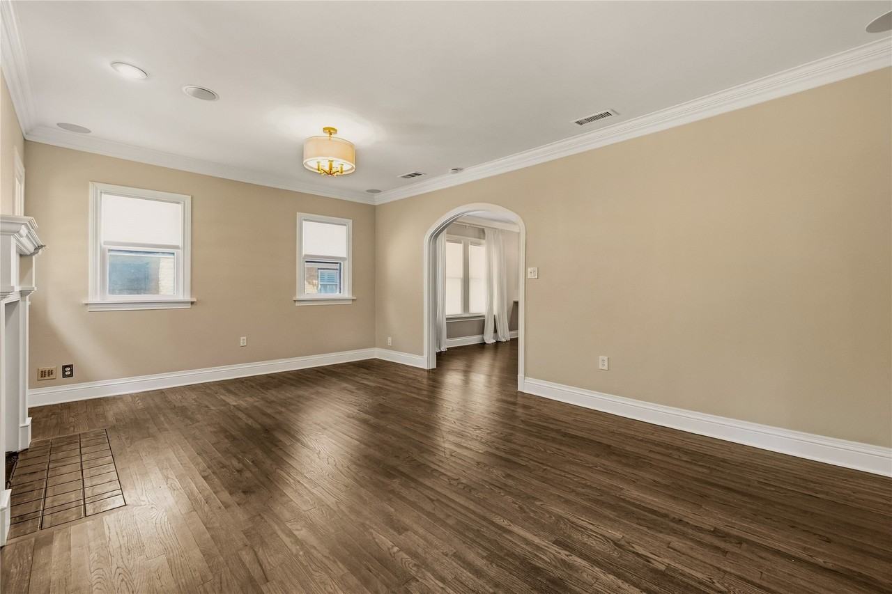 5619 Mccommas Blvd - Photo 5 of 31