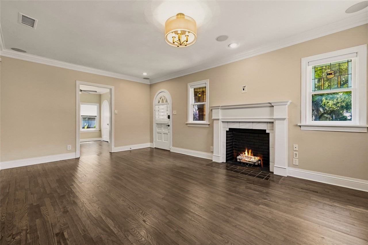 5619 Mccommas Blvd - Photo 6 of 31