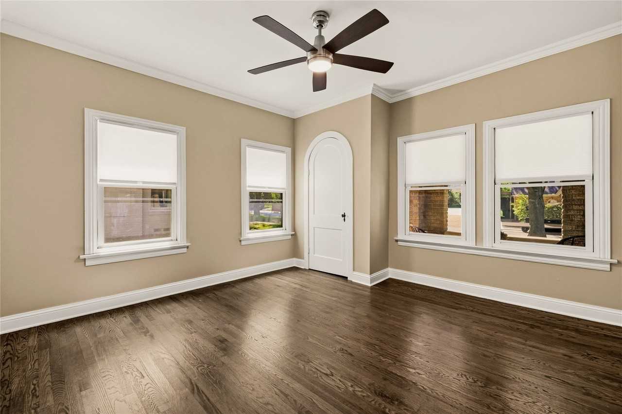 5619 Mccommas Blvd - Photo 7 of 31
