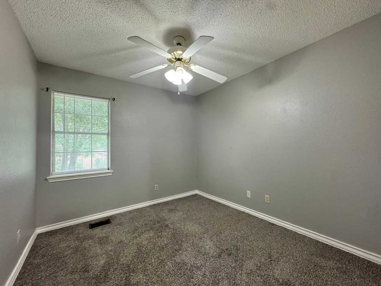 6220 Gould Pl - Photo 7 of 12