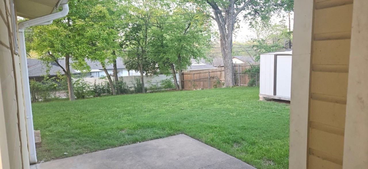 1214 Burleson St - Photo 2 of 20