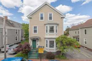 featured image of 17 May St