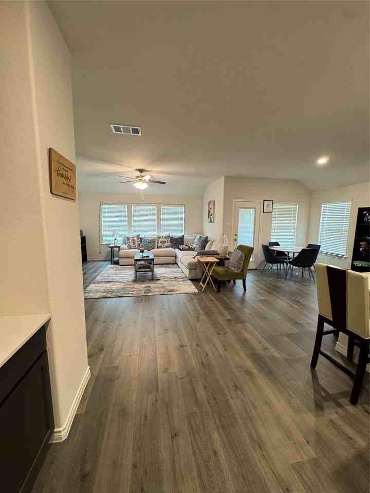 9808 Elk Falls Ln - Photo 3 of 17