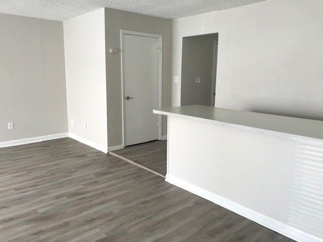 1601 Hillwood Dr - Photo 7 of 28