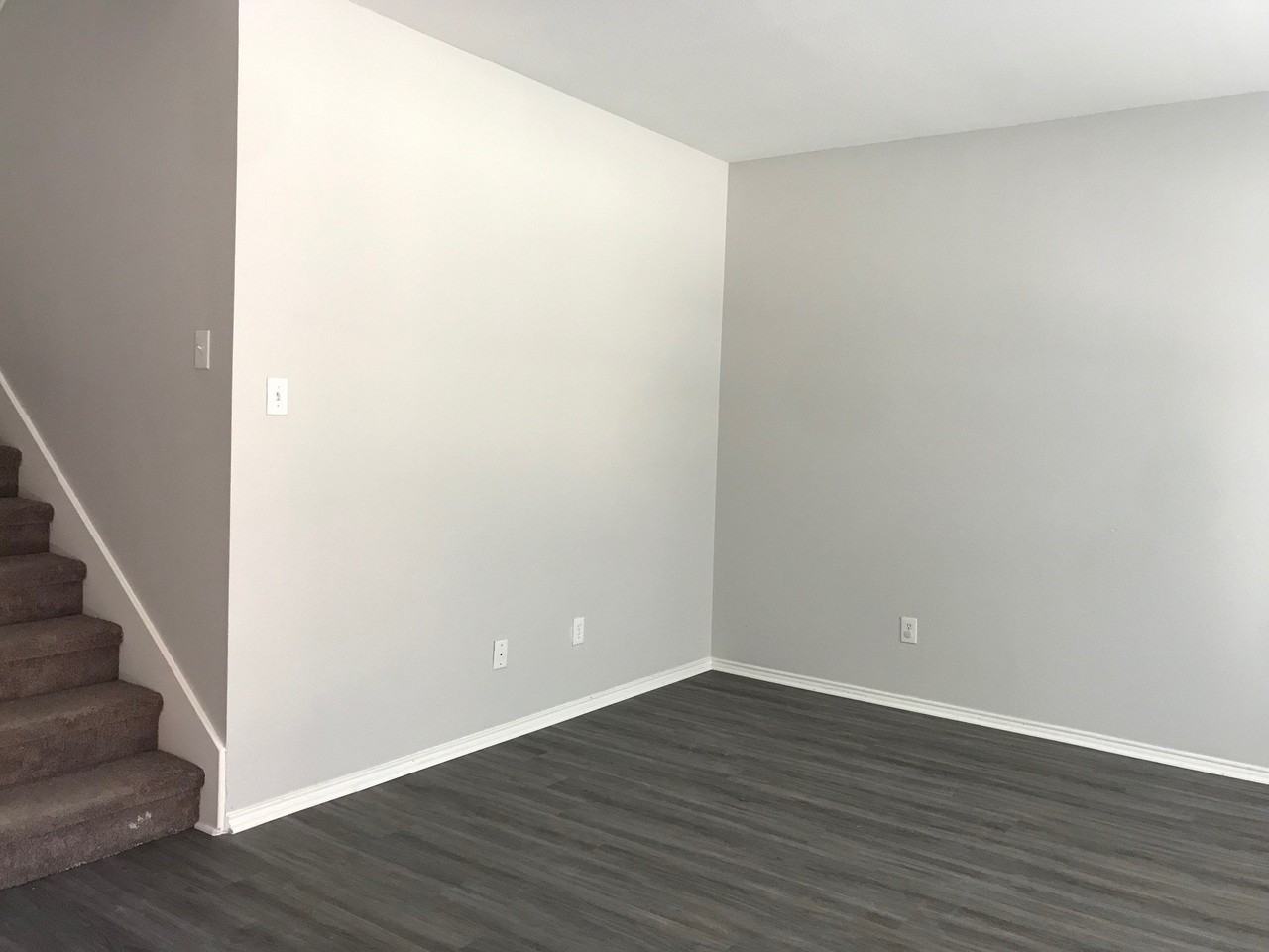 2053 Meadow Park Dr - Photo 4 of 29