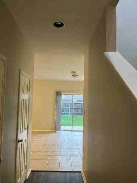 2053 Meadow Park Dr - Photo 6 of 29