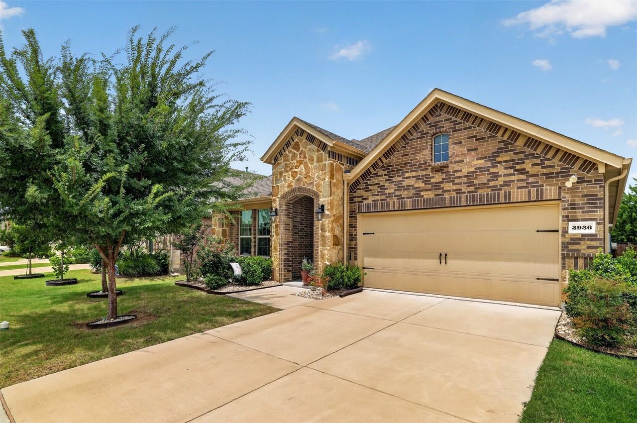 3936 Sidney Ln