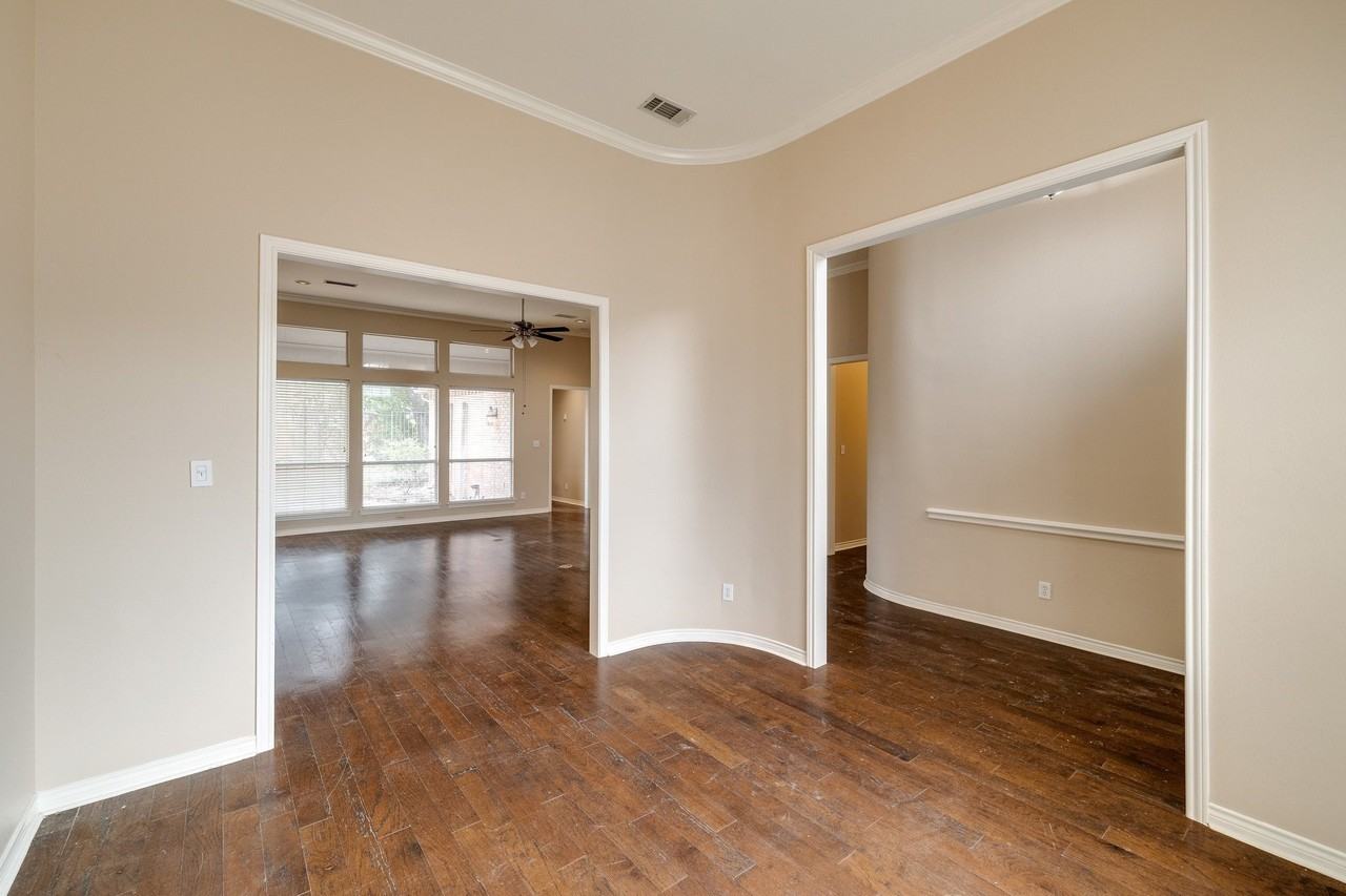 2817 Newburyport Ave - Photo 5 of 40