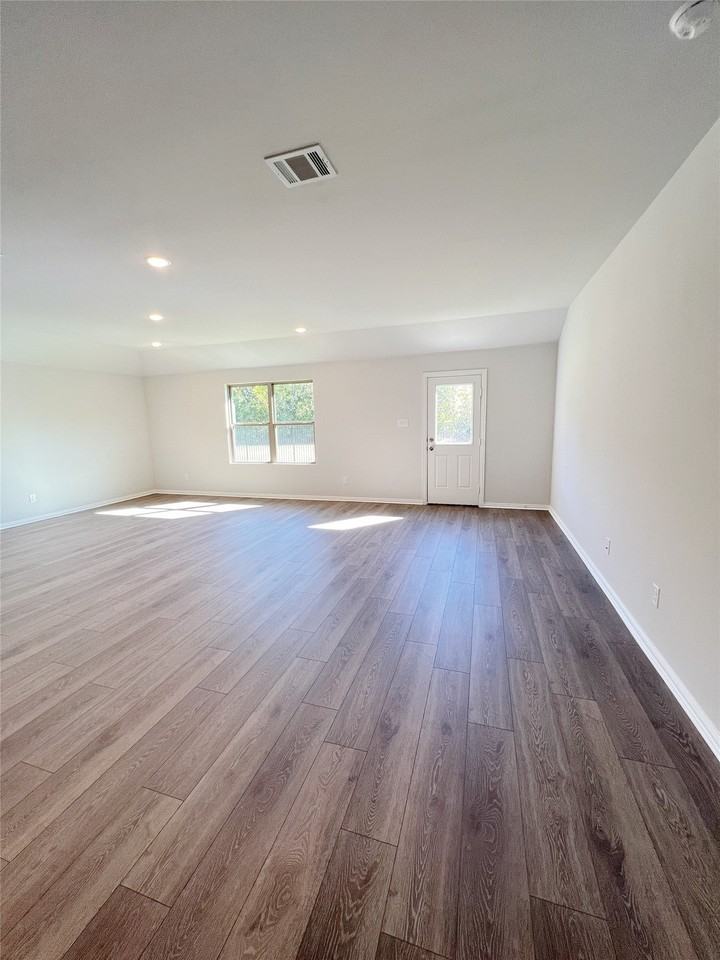 1817 Saint James Place Ln - Photo 2 of 19