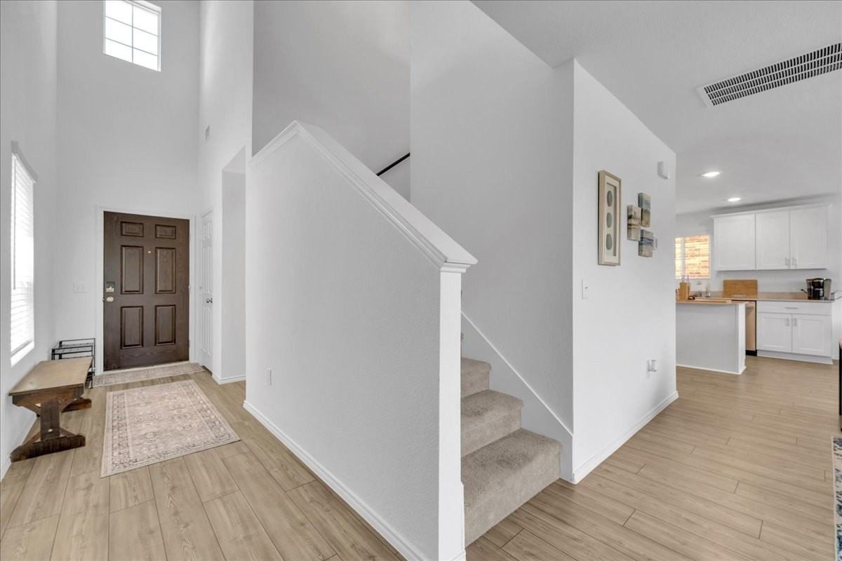 14152 Calderwood St - Photo 5 of 40
