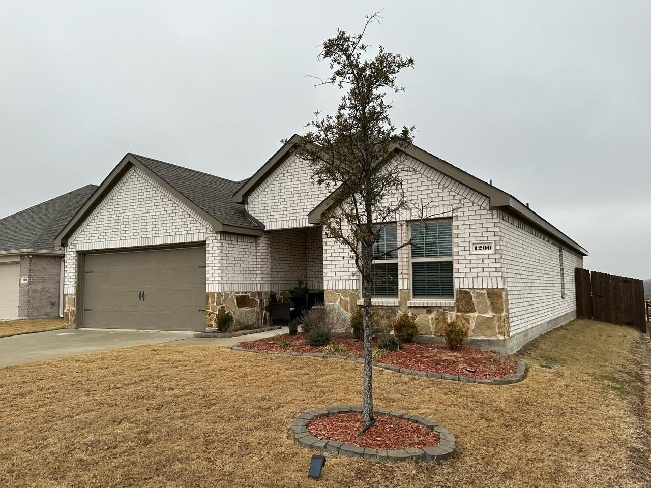 1200 Misty Brook Dr - Photo 5 of 35