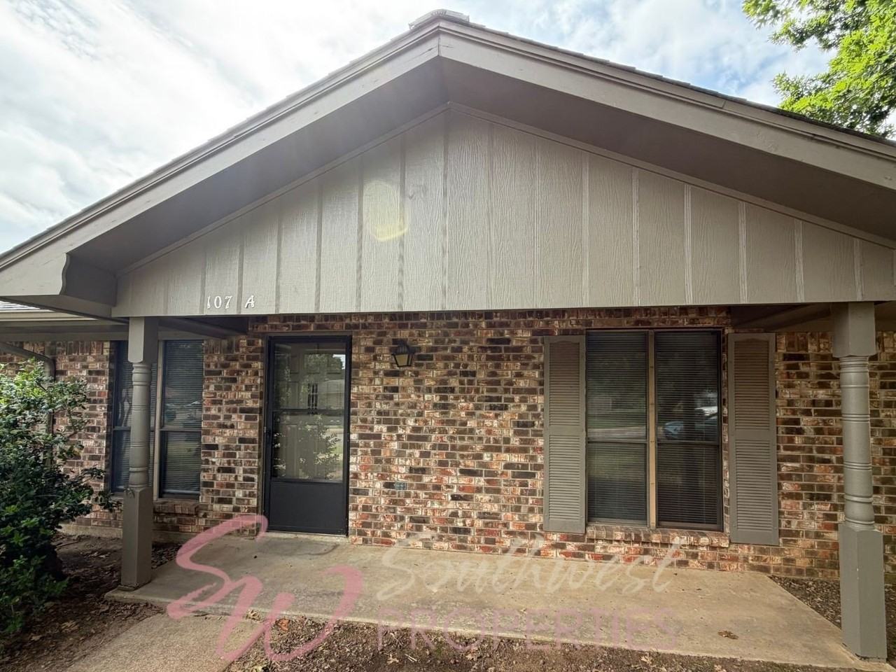 107 Willow Ln
