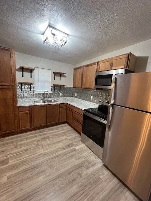1457 Green St - Photo 3 of 11