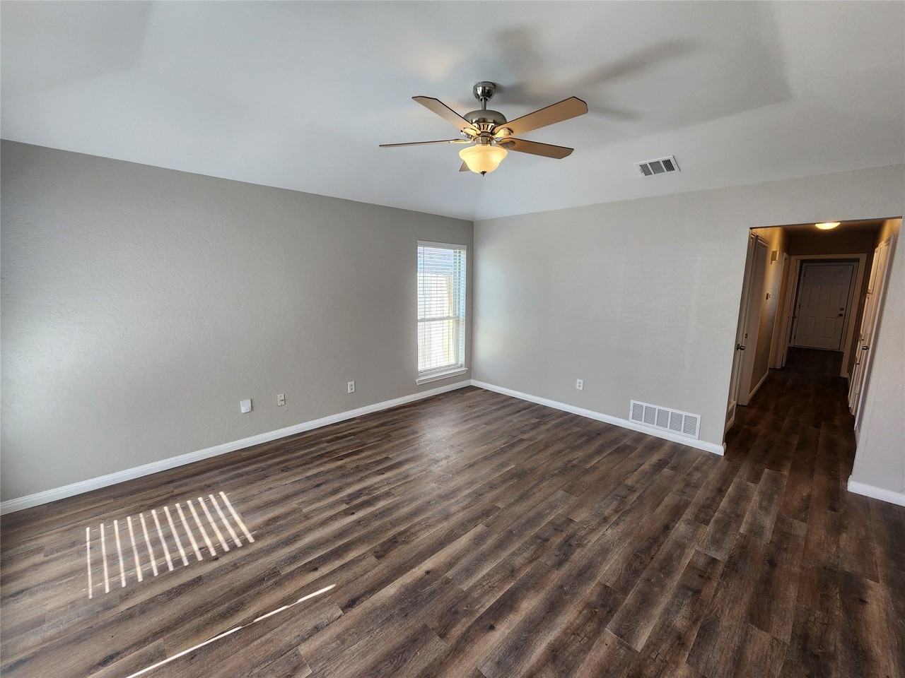 350 Spring Branch Ln - Photo 4 of 40