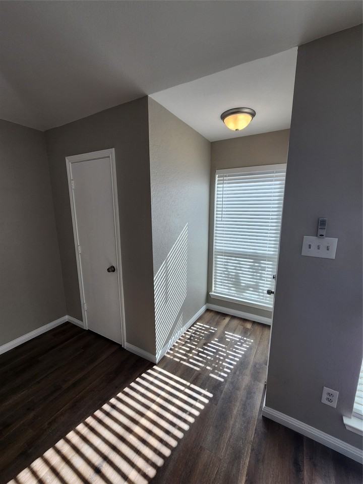 350 Spring Branch Ln - Photo 5 of 40