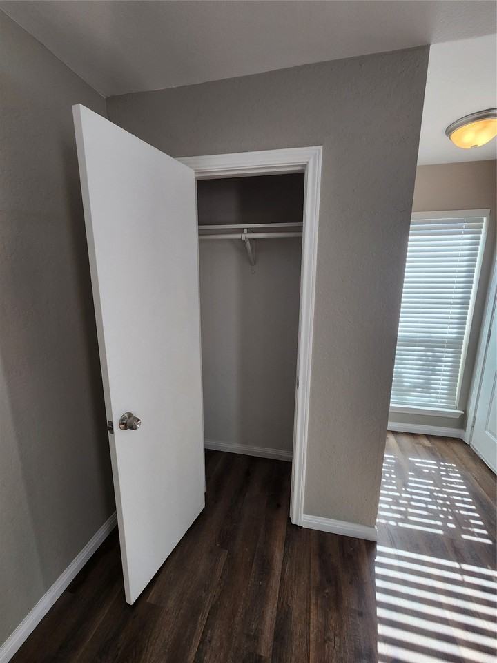 350 Spring Branch Ln - Photo 6 of 40