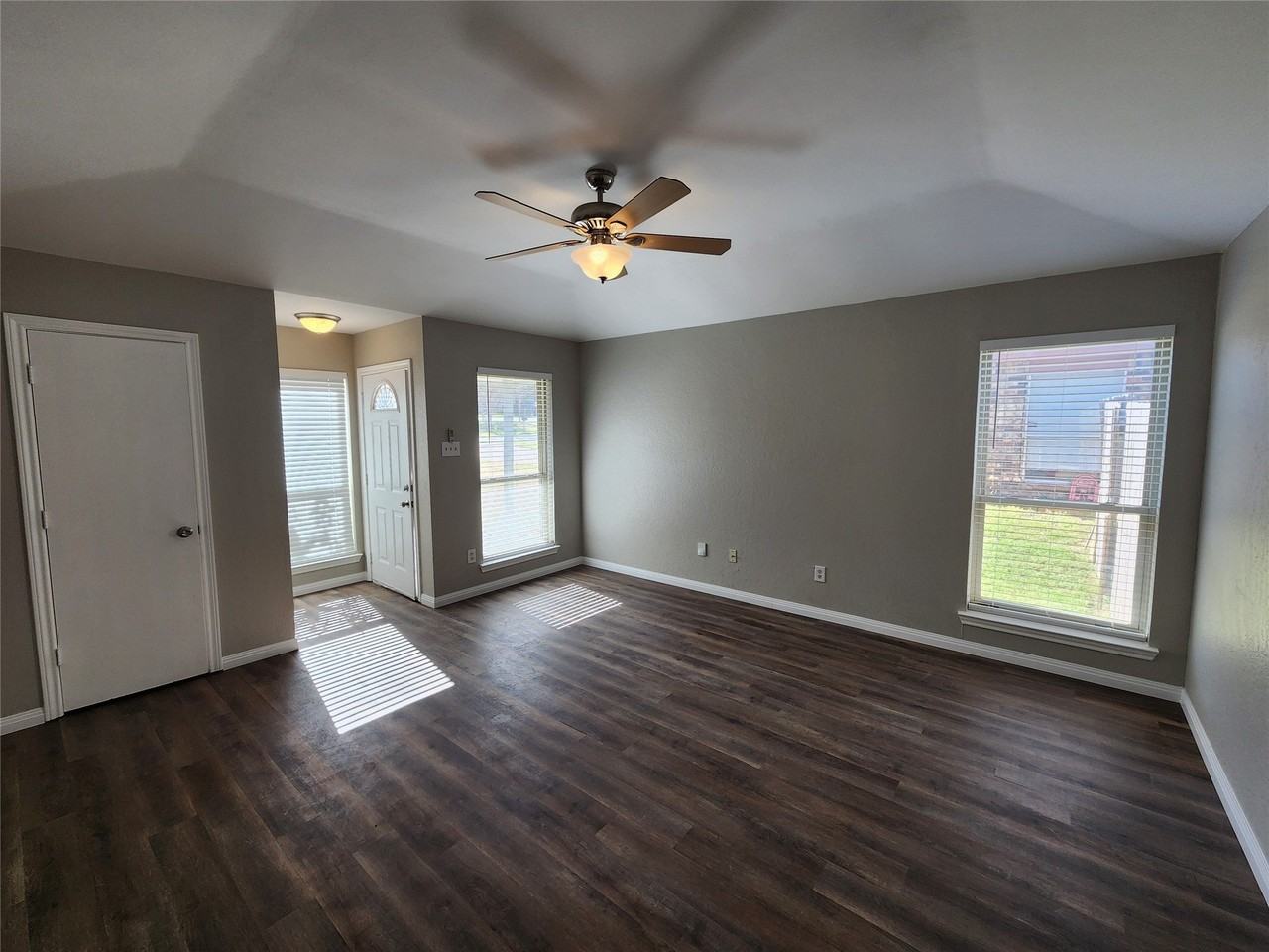 350 Spring Branch Ln - Photo 7 of 40
