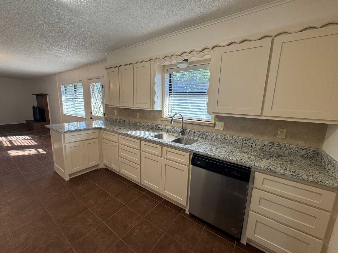 208 Prairie Wind Blvd - Photo 6 of 16