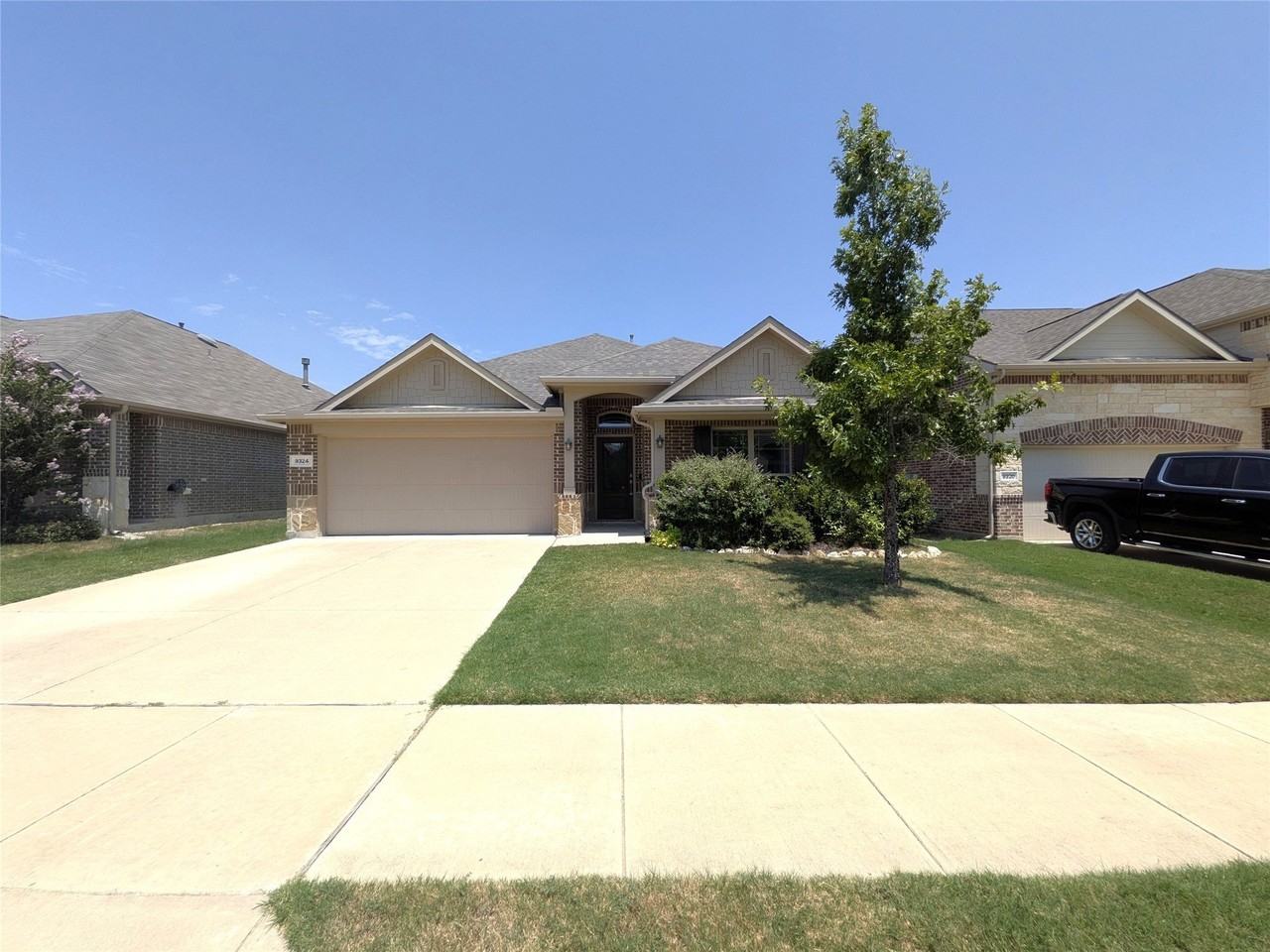9324 Bronze Meadow Dr - Photo 2 of 31
