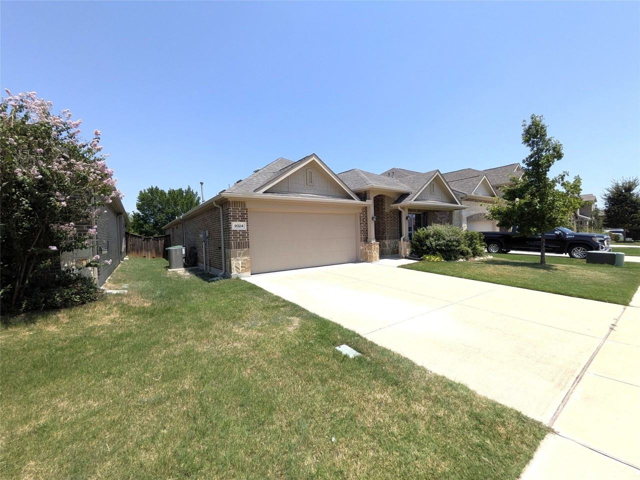 9324 Bronze Meadow Dr - Photo 4 of 31