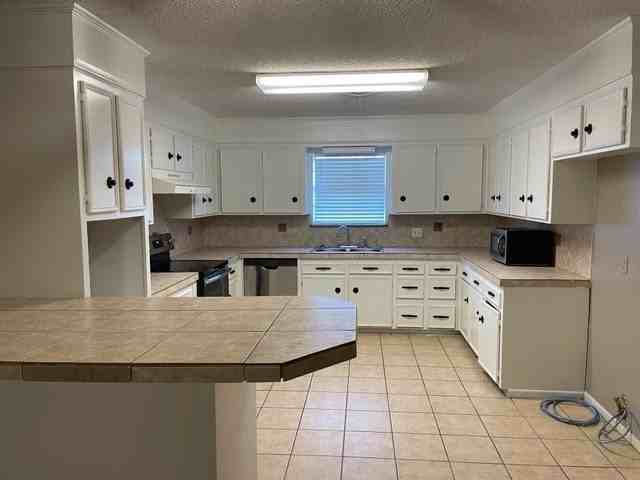 1045 Clark Rd - Photo 5 of 17