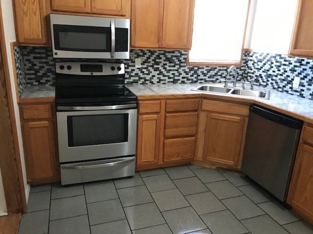 1541 Westmoreland St - Photo 5 of 13