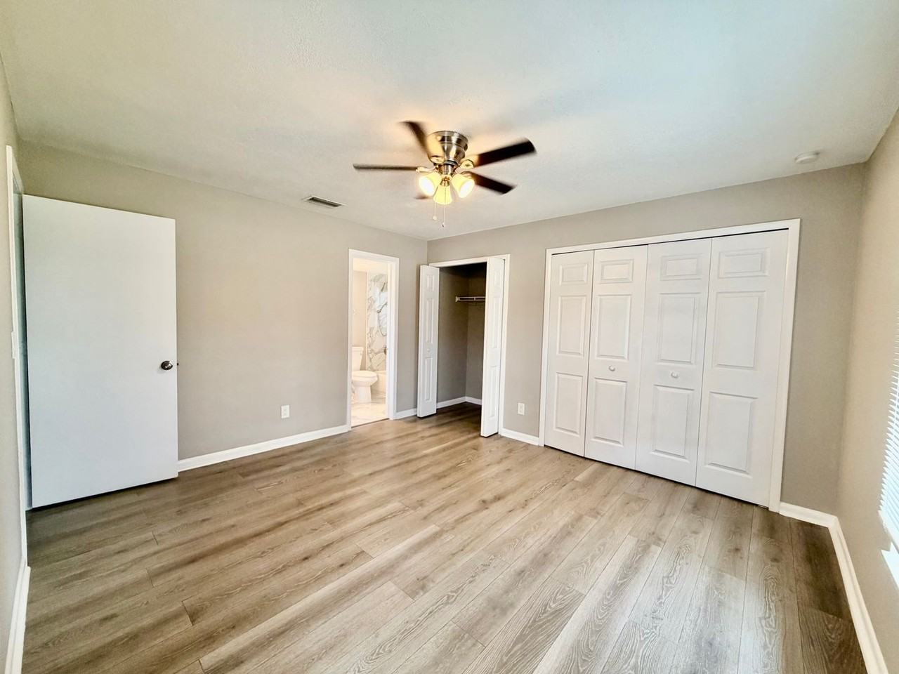 2332 Se 6th Ter - Photo 2 of 14