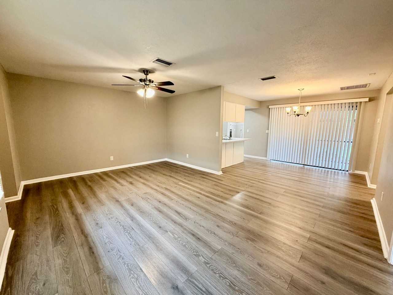 2332 Se 6th Ter - Photo 4 of 14