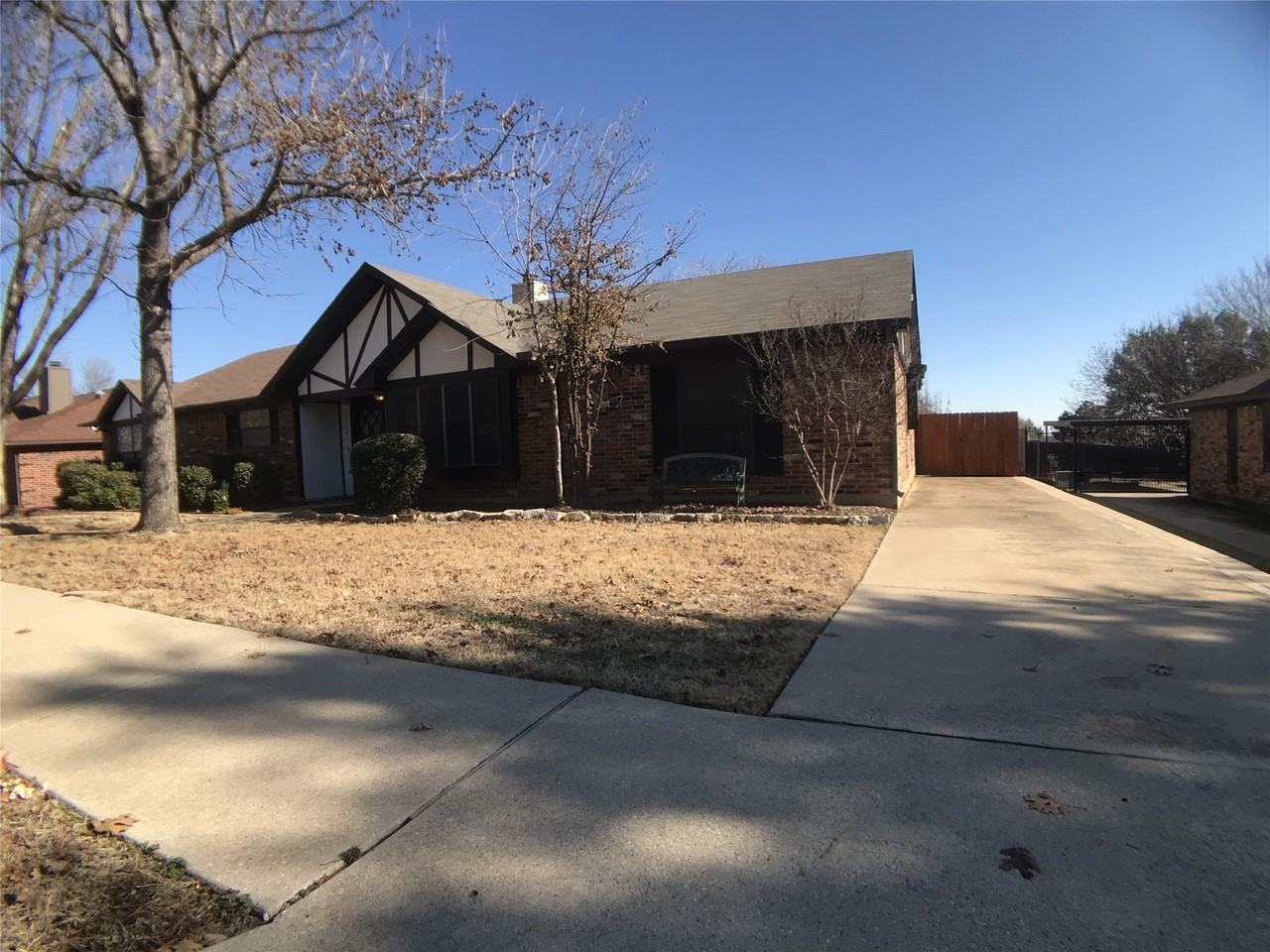 1120 Highpoint Rd - Photo 2 of 22