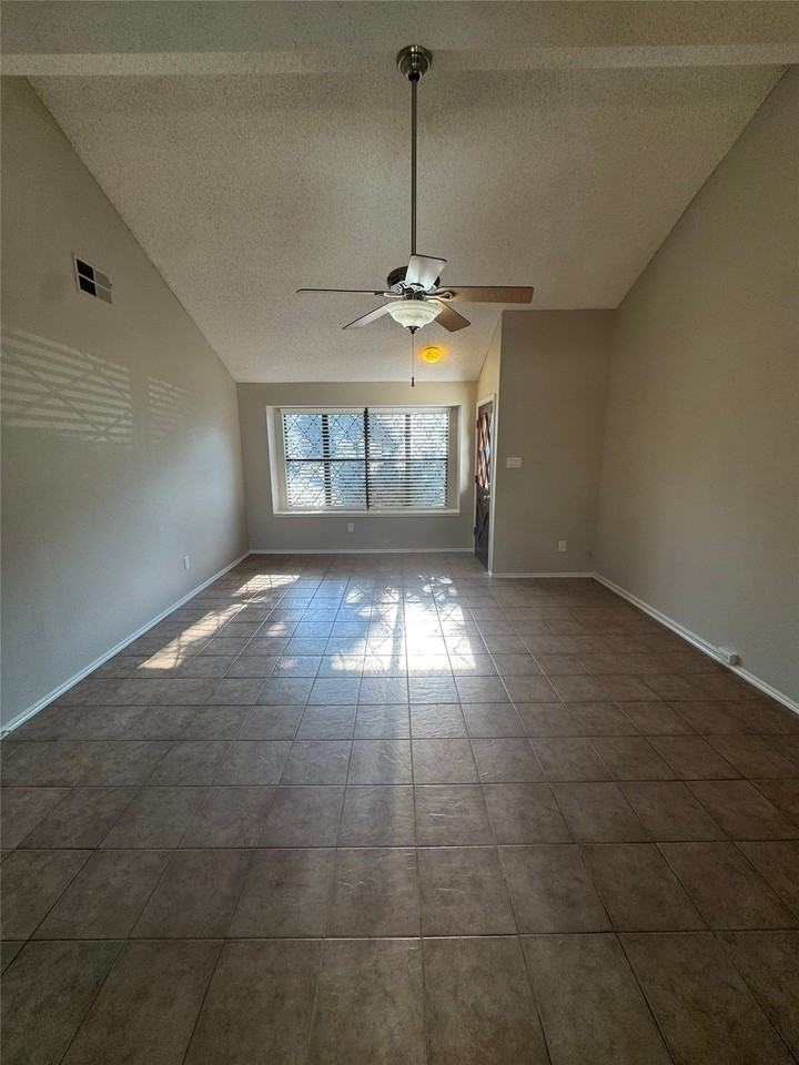 1120 Highpoint Rd - Photo 4 of 22