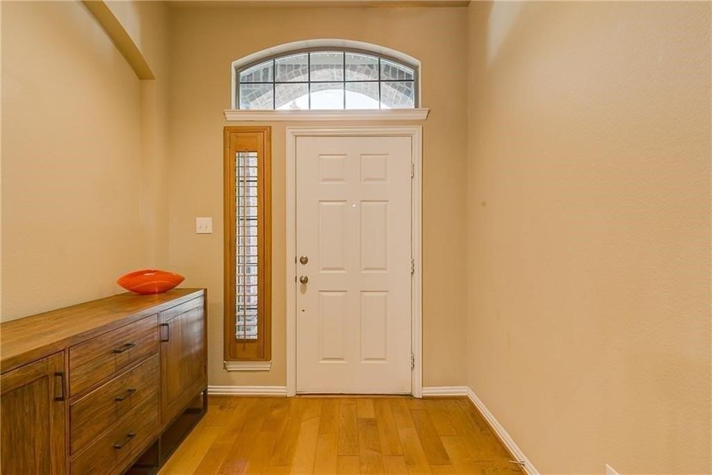 8728 Iron Horse Dr - Photo 3 of 27